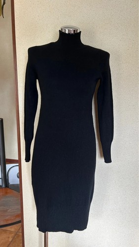 Kleid aus reinem - , kaschmir