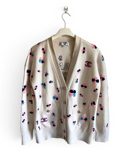 Chanel iconic logo - chanel, cashmere
